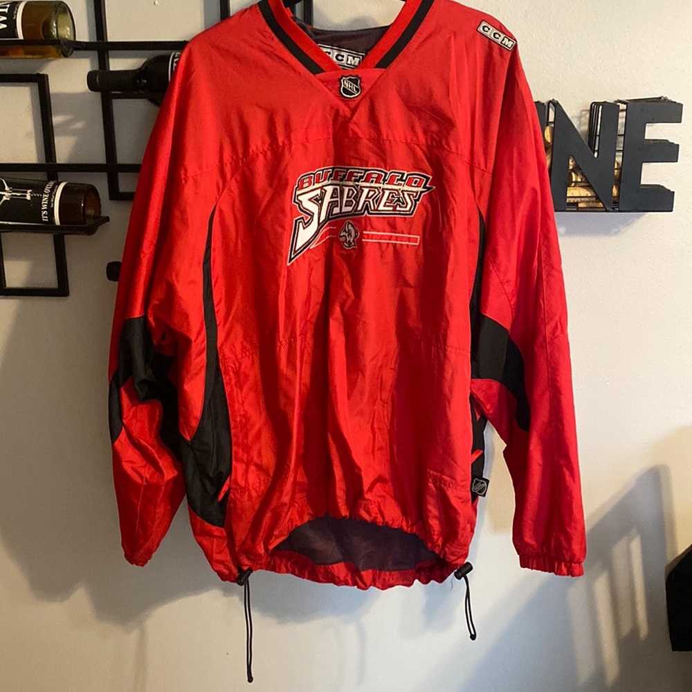 CCM BUFFALO SABERS pullover winder breaker jacket size XL